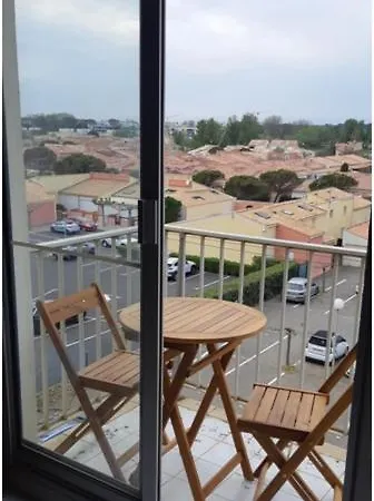 Apartment - Avec Parking Ferme 50m De La *